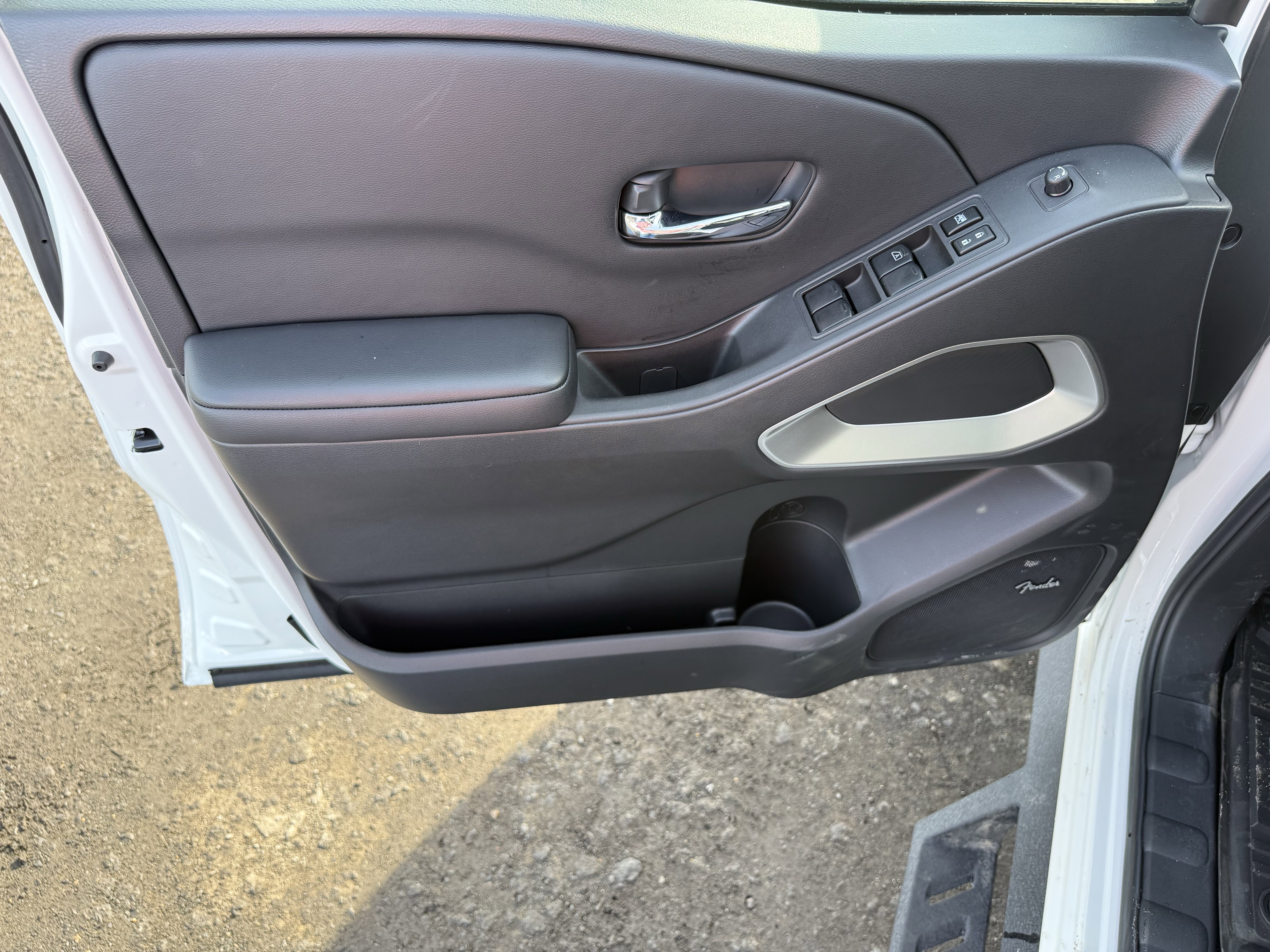 Used 2025 Nissan Frontier SV w/ SV Convenience Package image 24