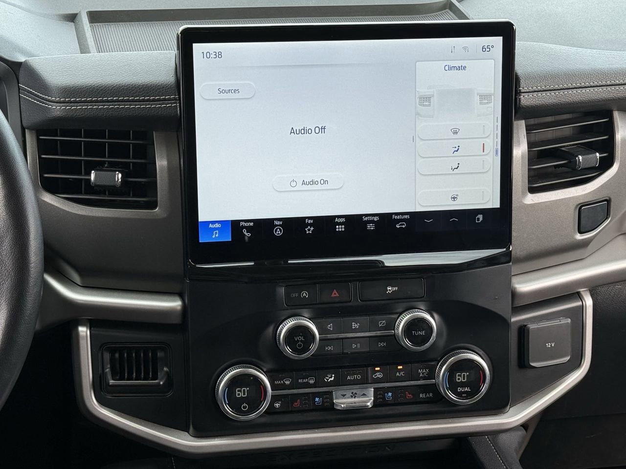 Used 2024 Ford Expedition XLT image 14