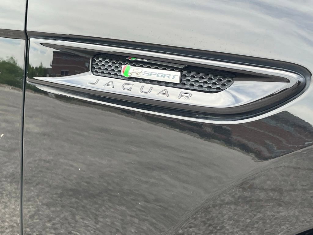 Used 2018 Jaguar F-PACE R-Sport AWD/4WD image 12