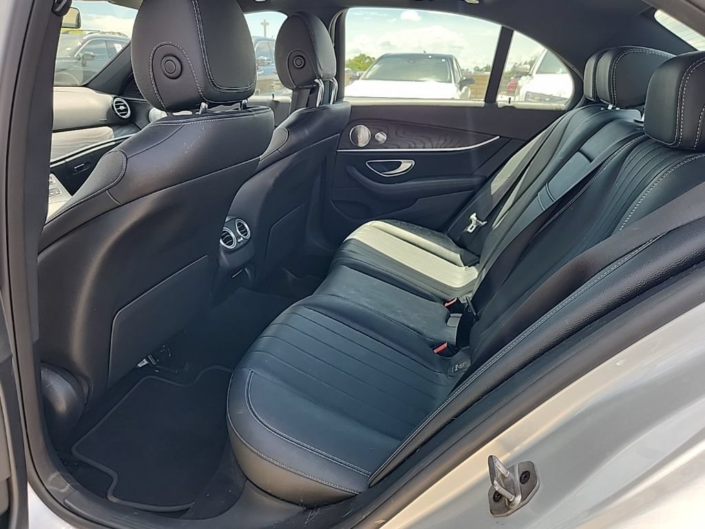 Used 2020 Mercedes-Benz E 350 Sedan image 3