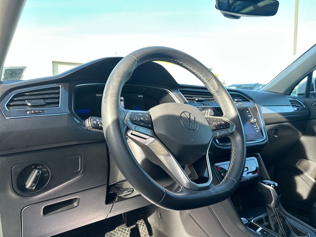 Used 2022 Volkswagen Tiguan SE image 6