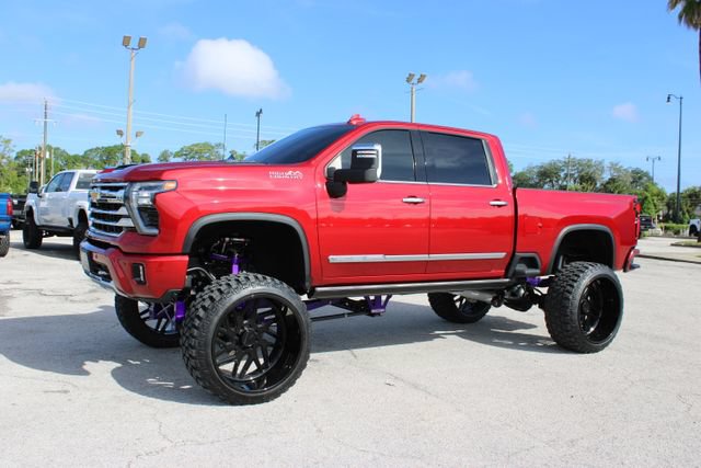 Used 2024 Chevrolet Silverado 2500 High Country w/ Technology Package AWD/4WD image 5