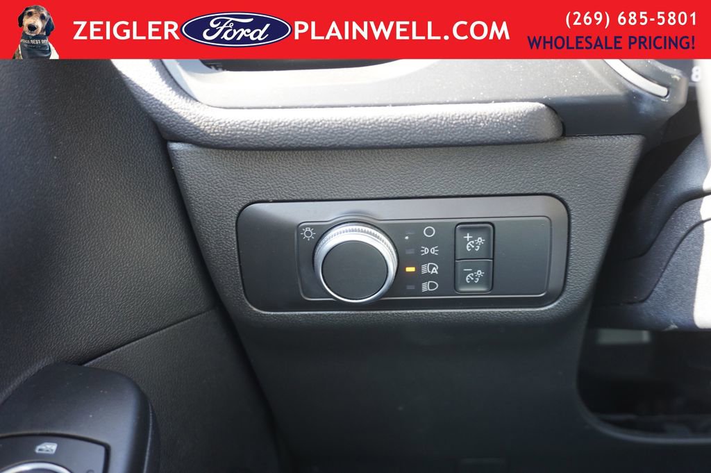 Used 2022 Ford Escape SE w/ Cold Weather Package image 28