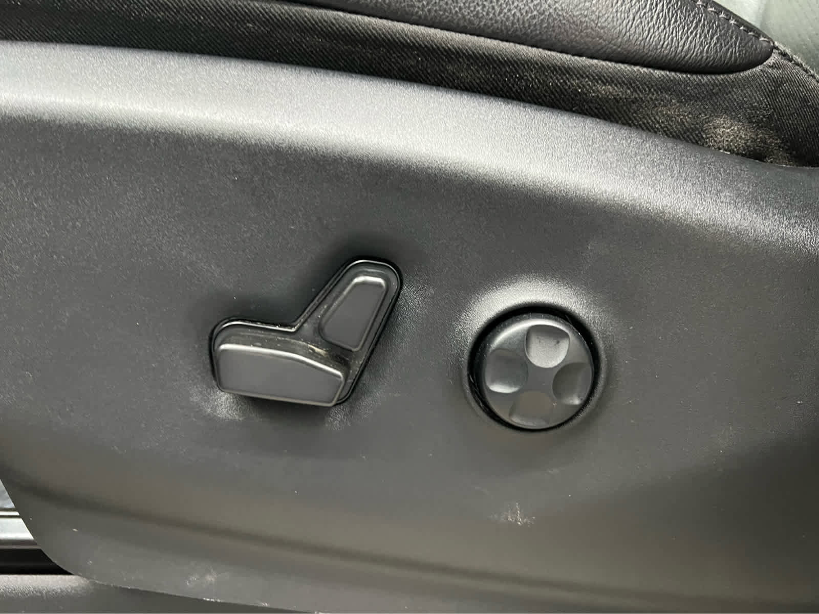 Used 2022 Chrysler Pacifica Touring-L image 12