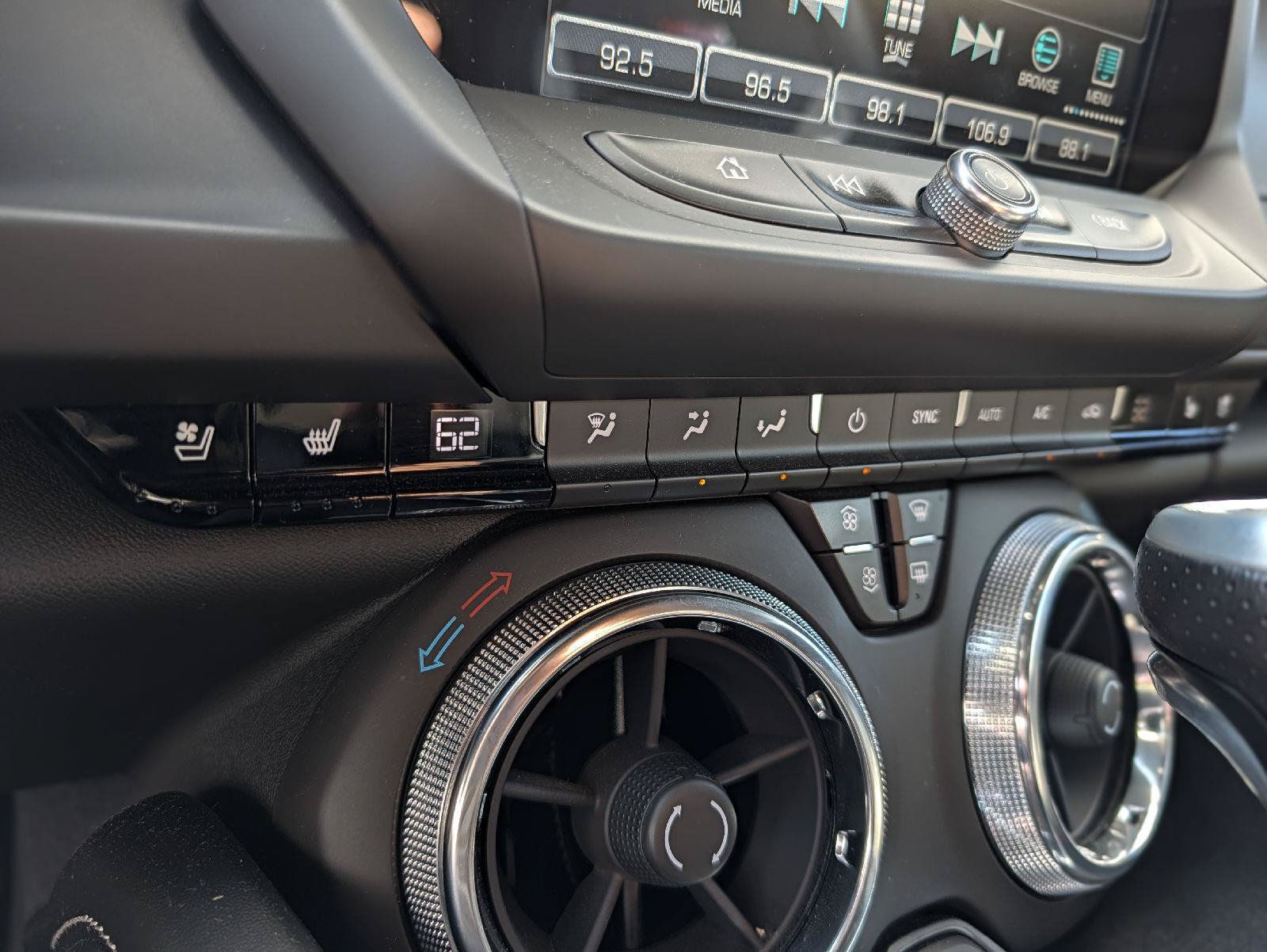 Used 2018 Chevrolet Camaro SS RWD image 6