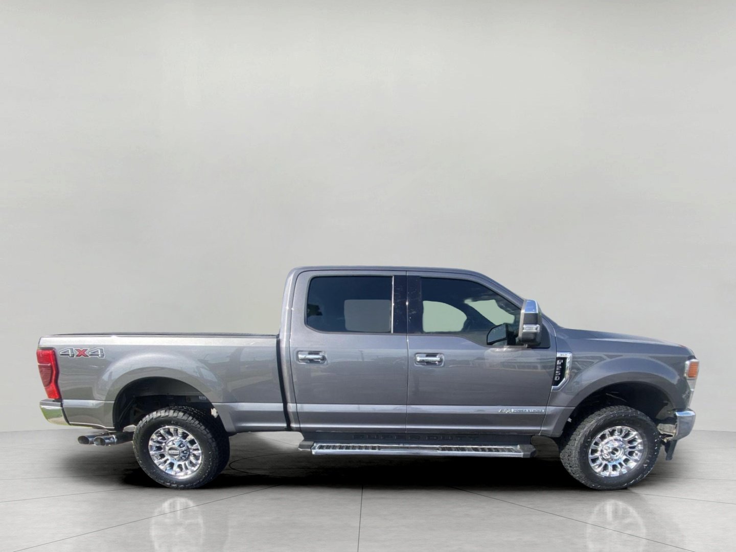 Certified 2022 Ford F250 XLT w/ XLT Premium Package AWD/4WD image 9