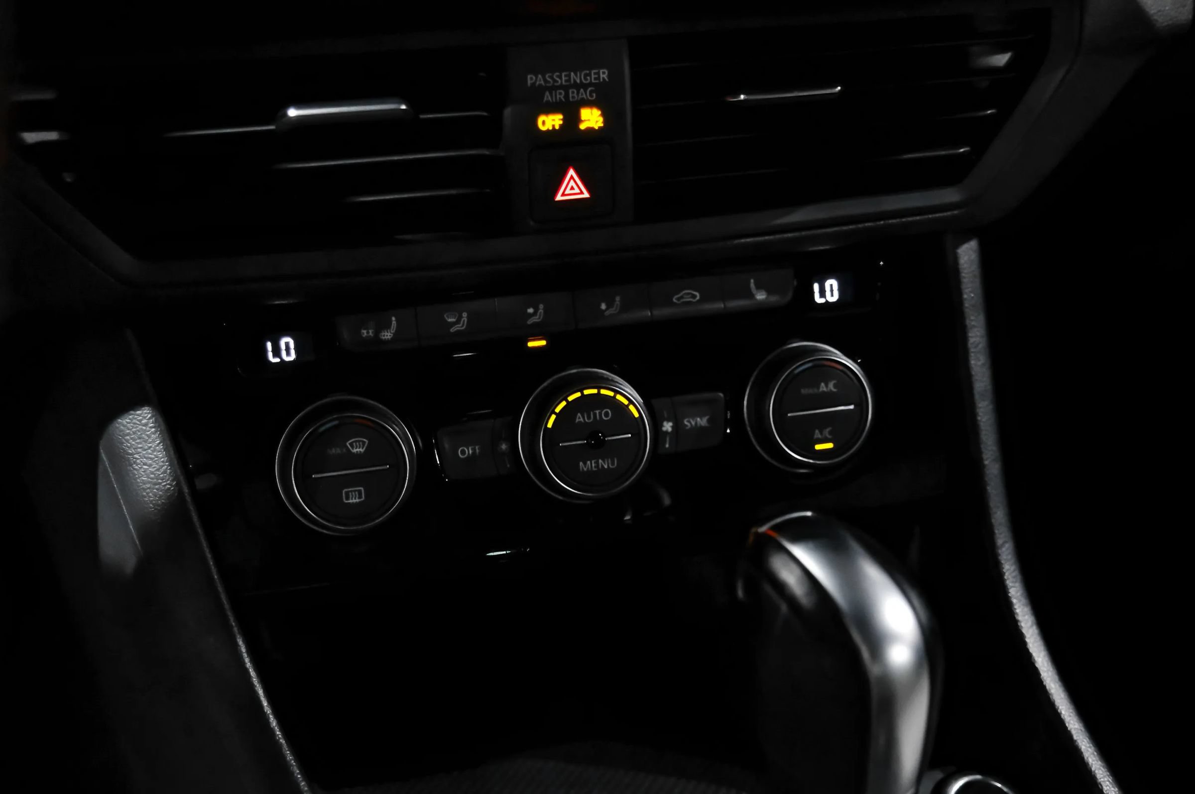 Used 2020 Volkswagen Jetta R-Line w/ R-Line Cold Weather Package FWD image 28