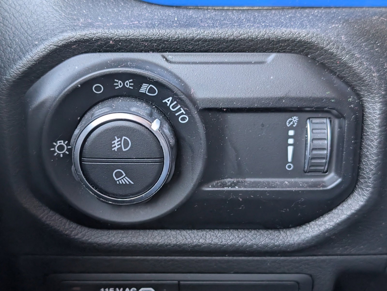 Used 2024 Jeep Gladiator Sport image 6