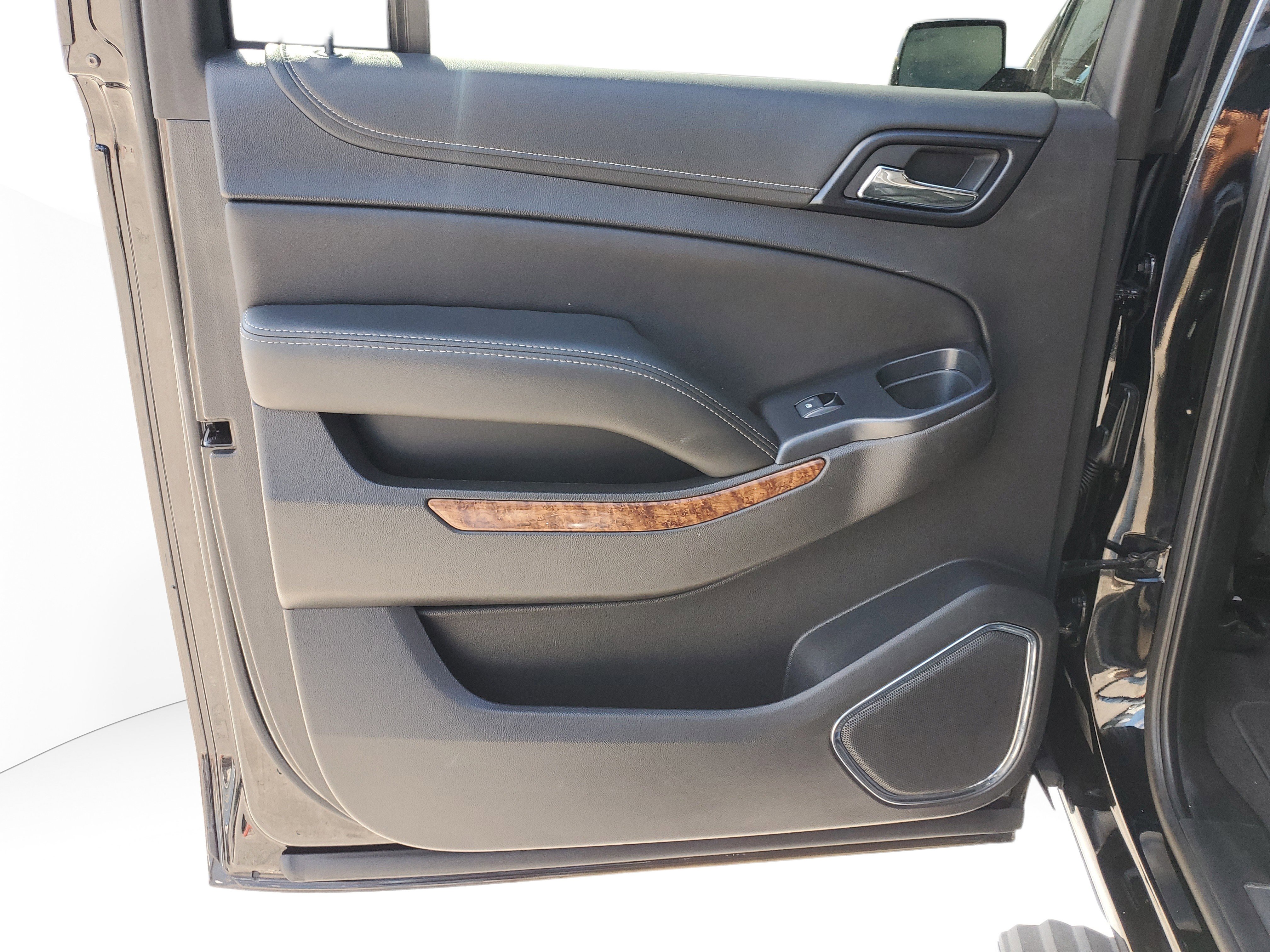 Used 2020 Chevrolet Suburban Premier w/ Max Trailering Package image 12