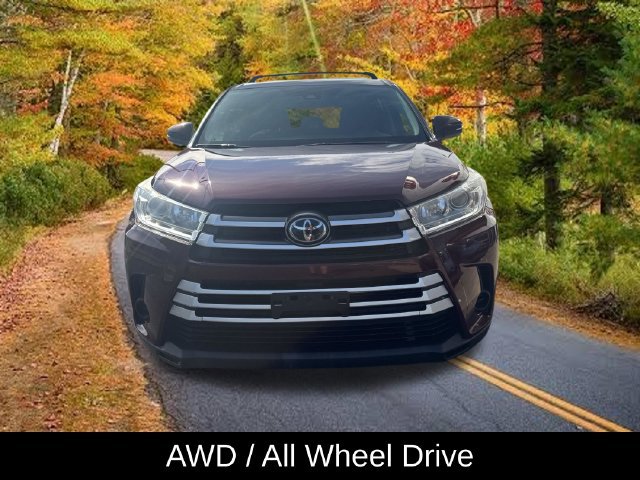 Used 2019 Toyota Highlander LE AWD/4WD image 8
