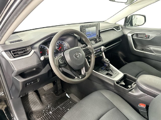 Used 2021 Toyota RAV4 LE AWD/4WD image 9