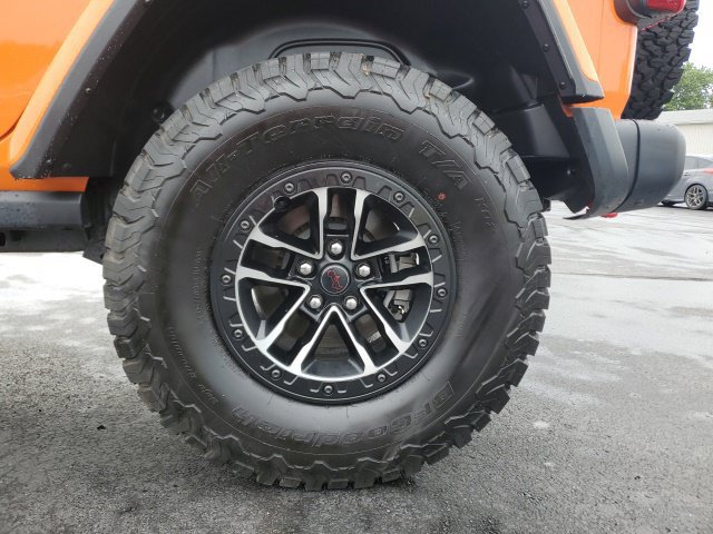 Used 2025 Jeep Wrangler Unlimited Rubicon AWD/4WD image 9