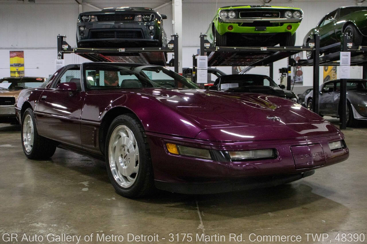 Used 1995 Chevrolet Corvette Coupe RWD image 11