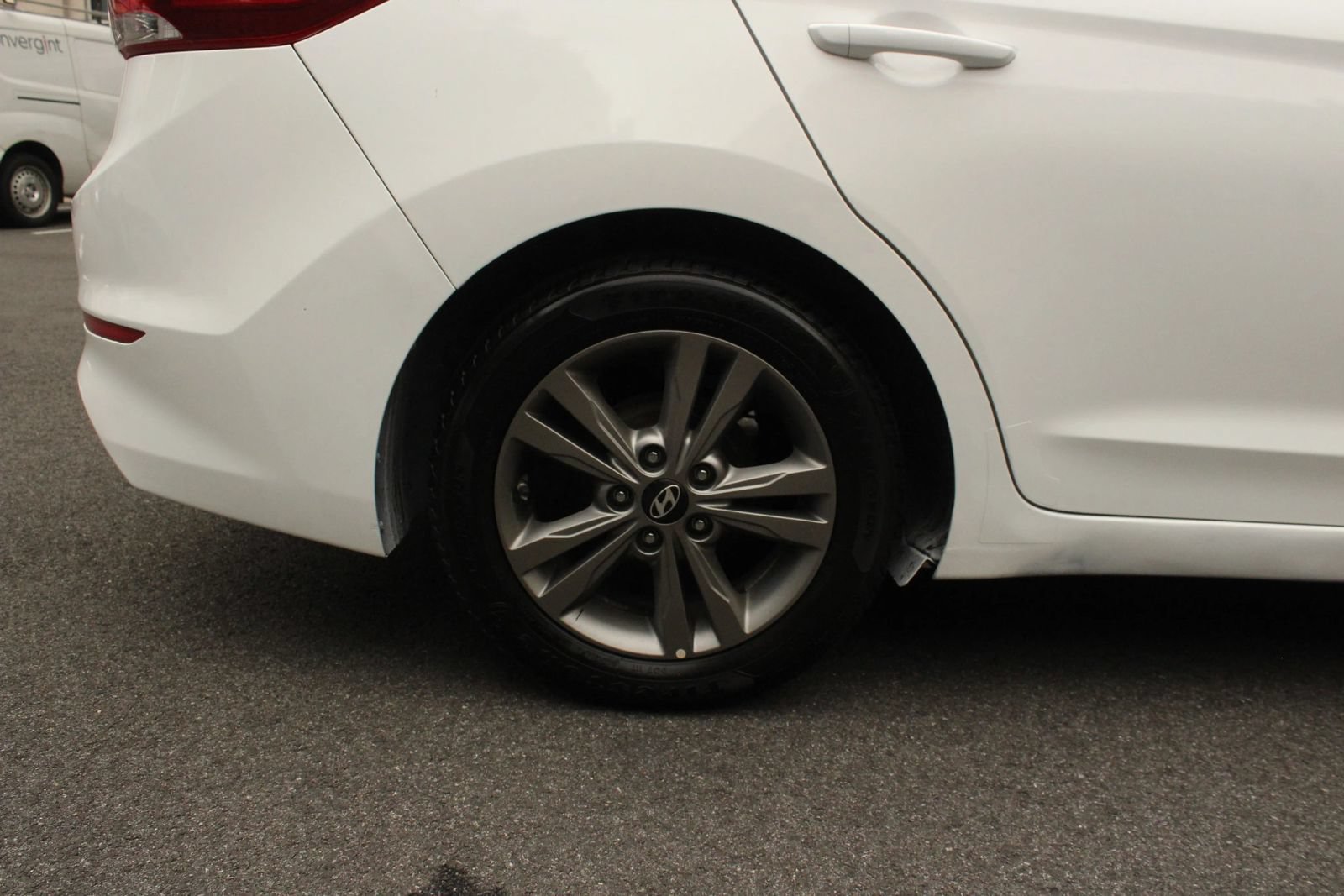 Used 2017 Hyundai Elantra SE FWD image 5