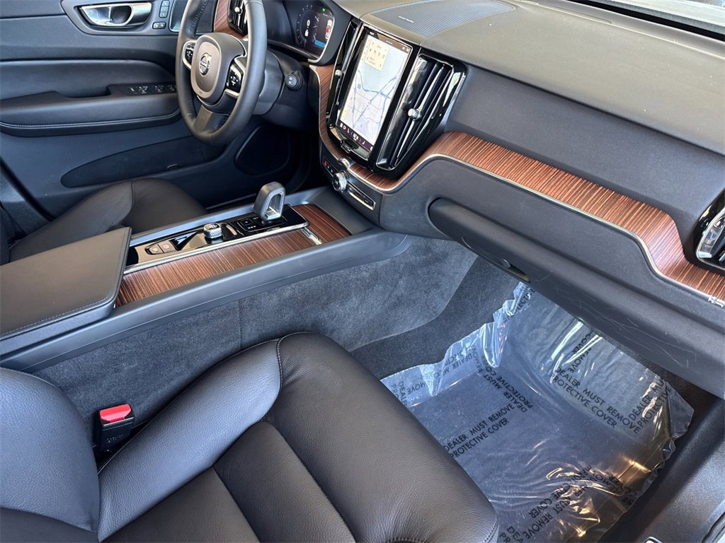 Certified 2023 Volvo XC60 B5 Plus image 15