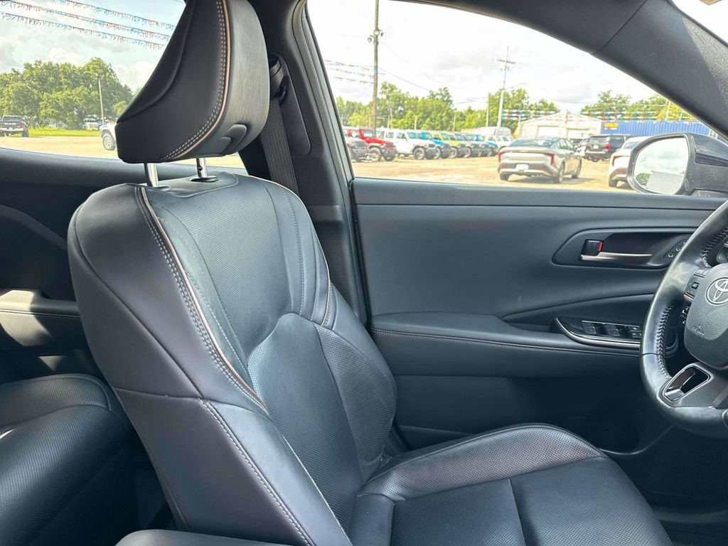 Used 2024 Toyota Crown AWD/4WD image 27