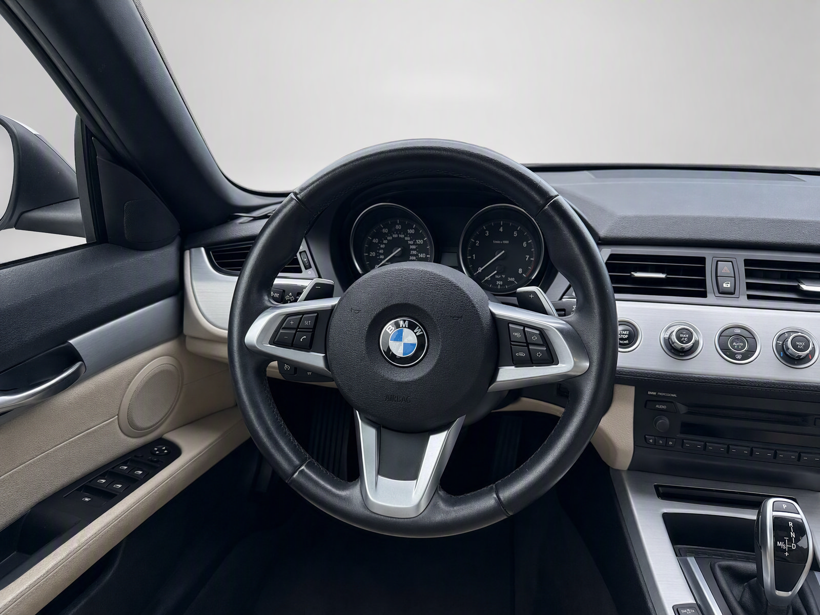 Used 2014 BMW Z4 sDrive28i RWD image 22