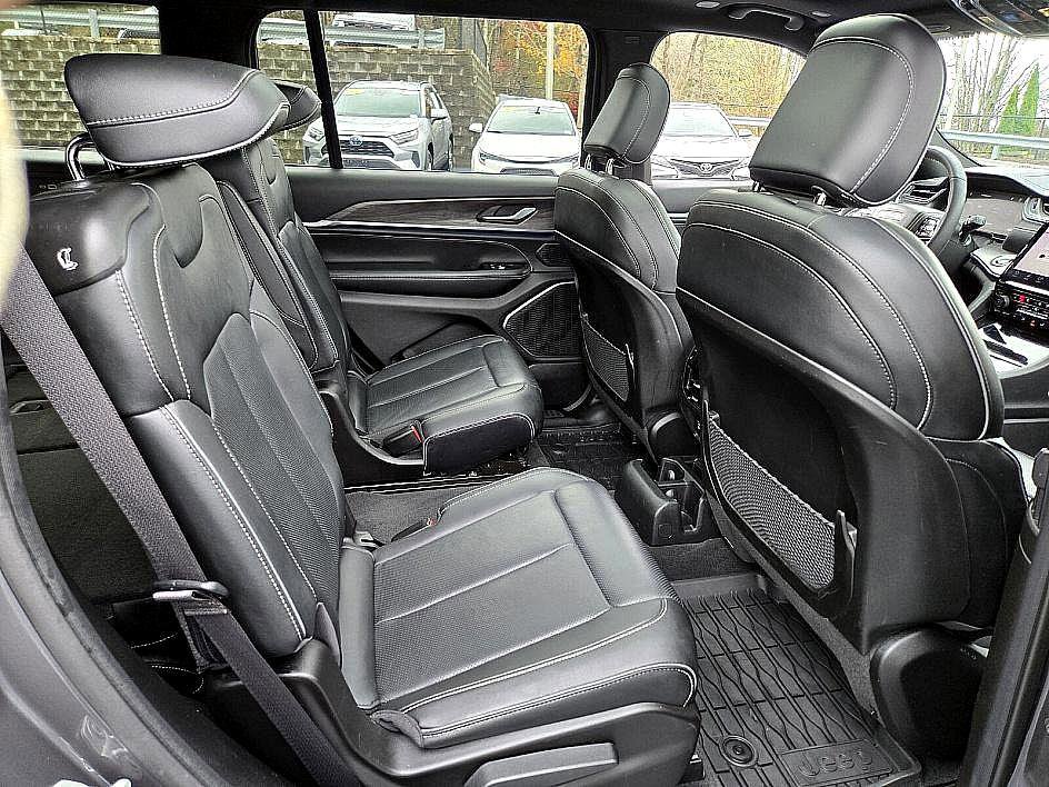 Used 2023 Jeep Grand Cherokee L Overland image 17