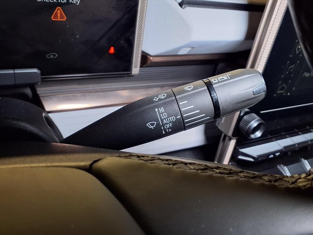Used 2025 GMC Hummer EV 2X AWD/4WD image 10