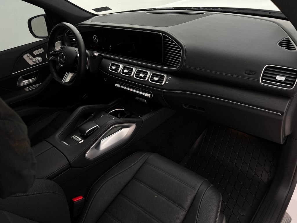 Used 2025 Mercedes-Benz GLS 450 4MATIC image 17