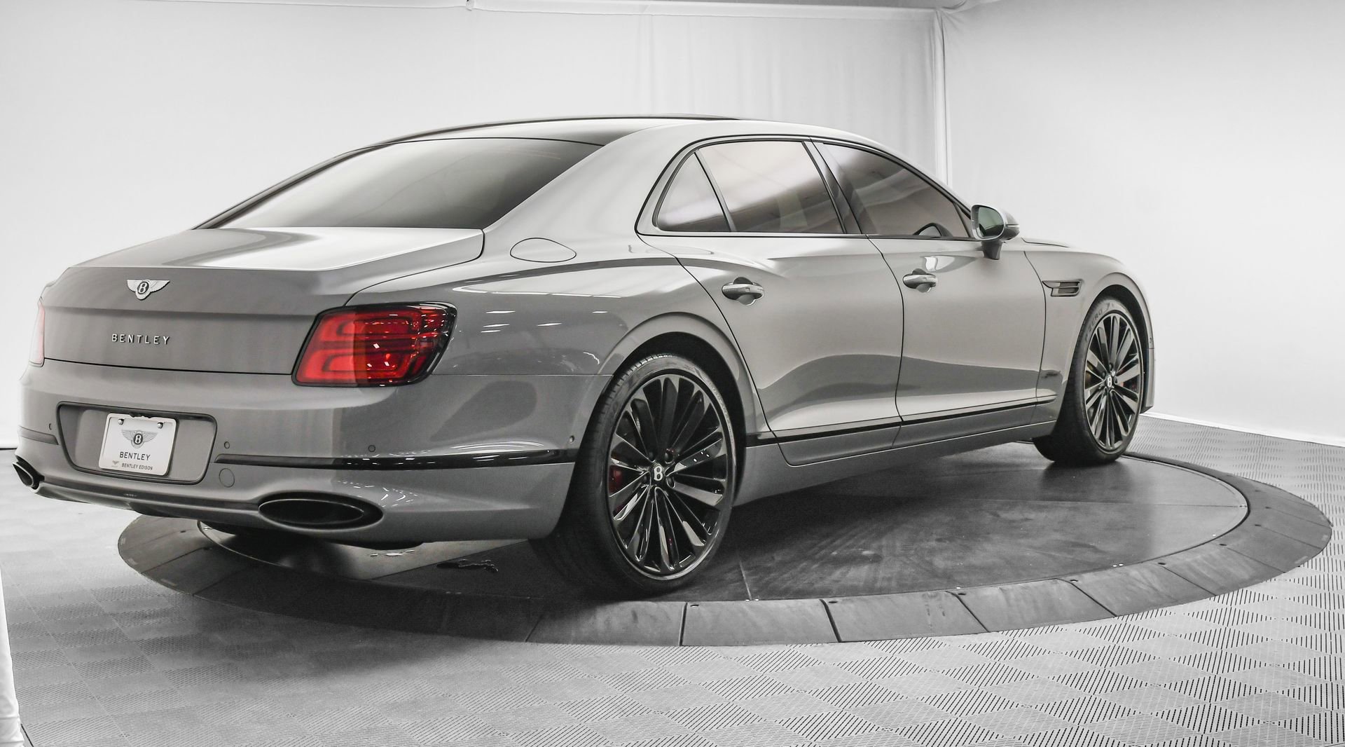 Certified 2023 Bentley Flying Spur W12 image 13