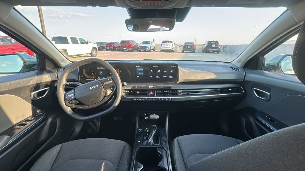Used 2025 Kia K4 LXS image 21