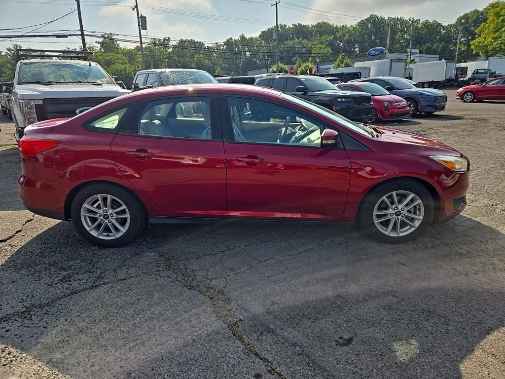 Certified 2017 Ford Focus SE FWD image 8