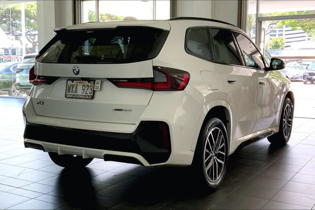 Used 2023 BMW X1 xDrive28i w/ M Sport Package AWD/4WD image 6