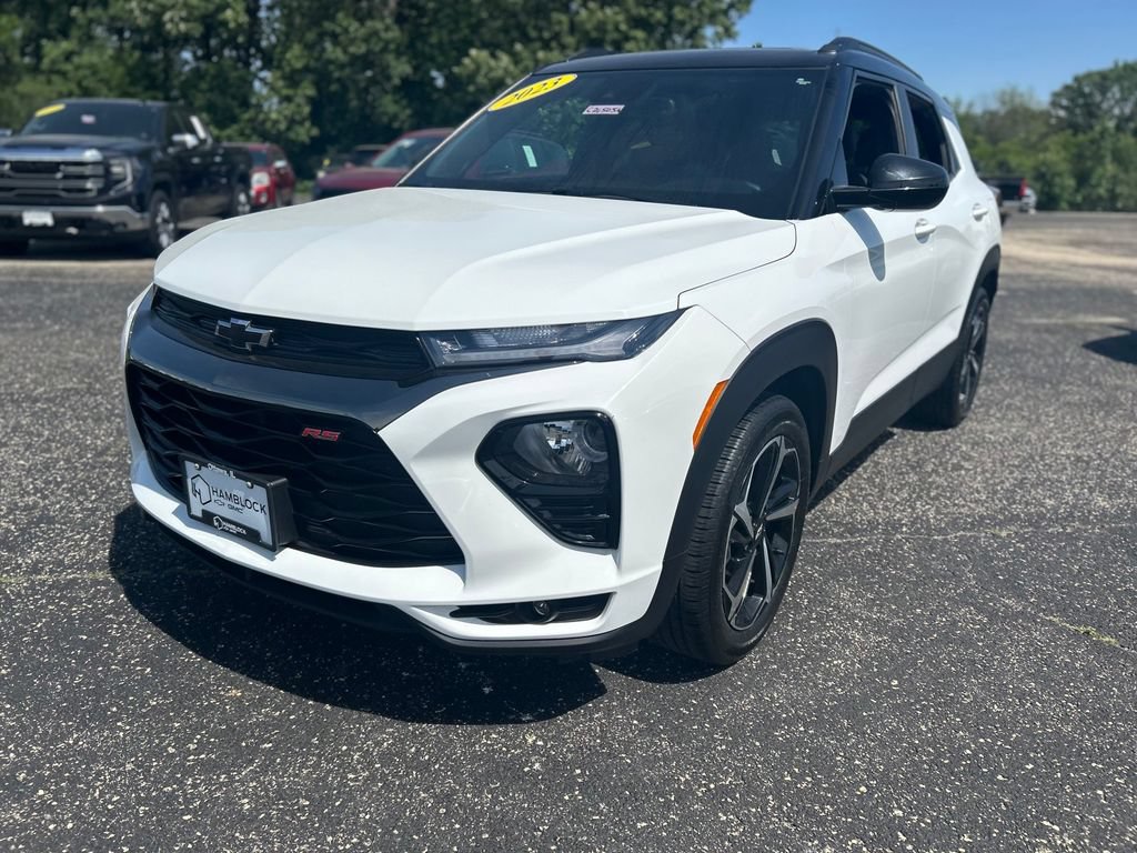 Used 2023 Chevrolet TrailBlazer RS w/ Sun and Liftgate Package FWD image 3