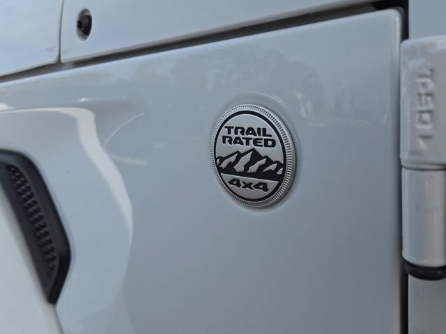Used 2021 Jeep Wrangler Unlimited Sahara w/ Dual Top Group AWD/4WD image 36