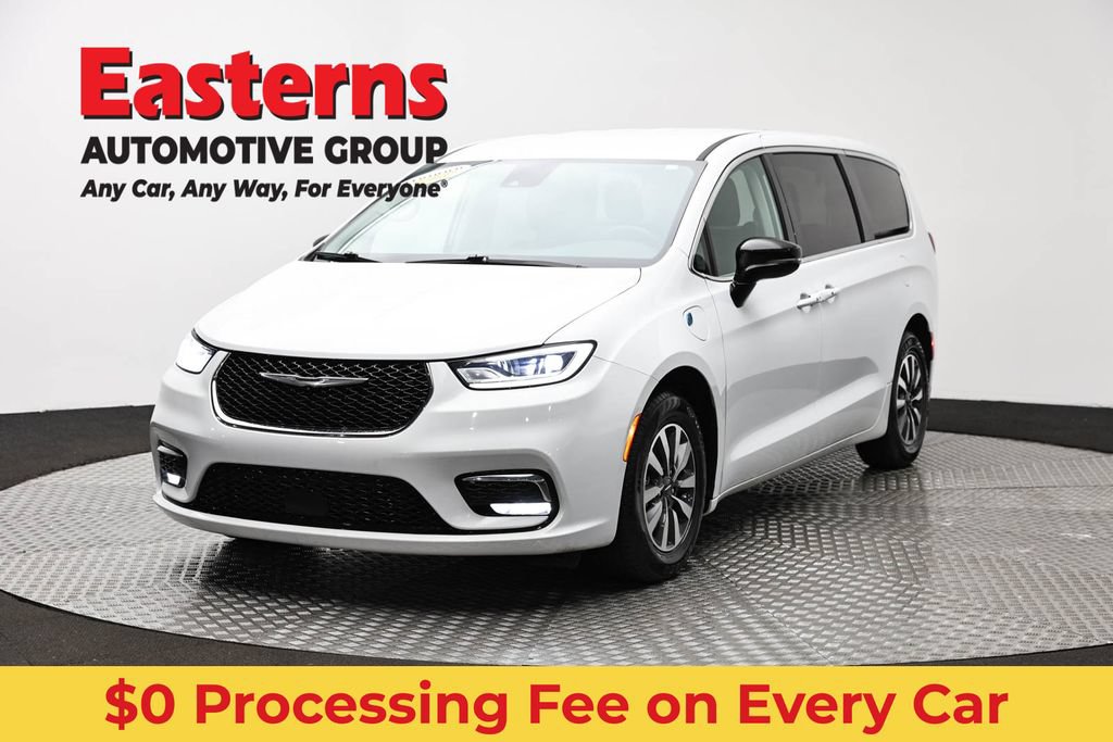 Used 2024 Chrysler Pacifica Limited