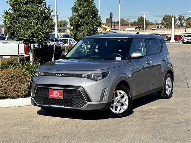 Used 2024 Kia Soul LX w/ Option Group 015 image 2