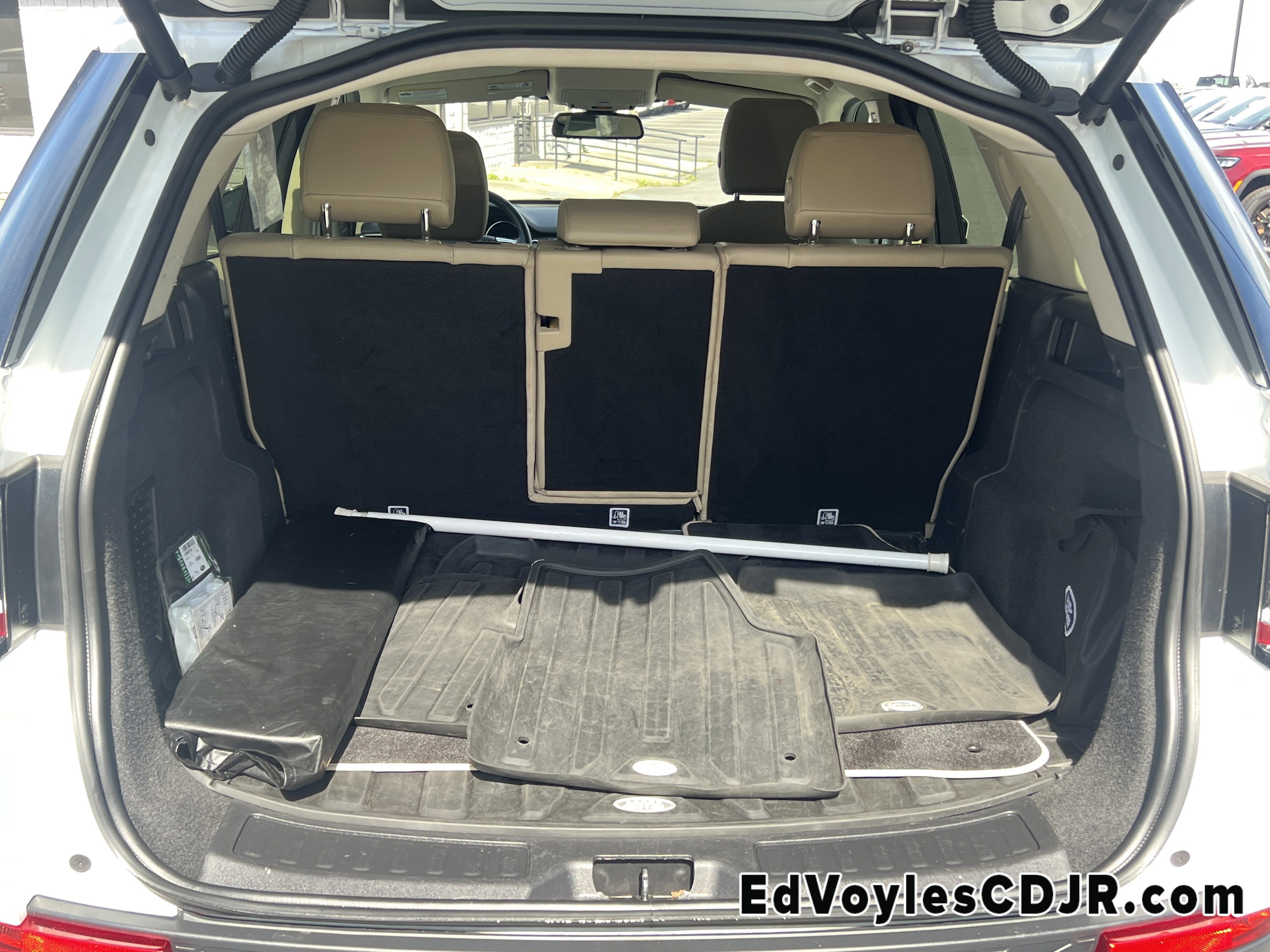 Used 2018 Land Rover Discovery Sport HSE image 22