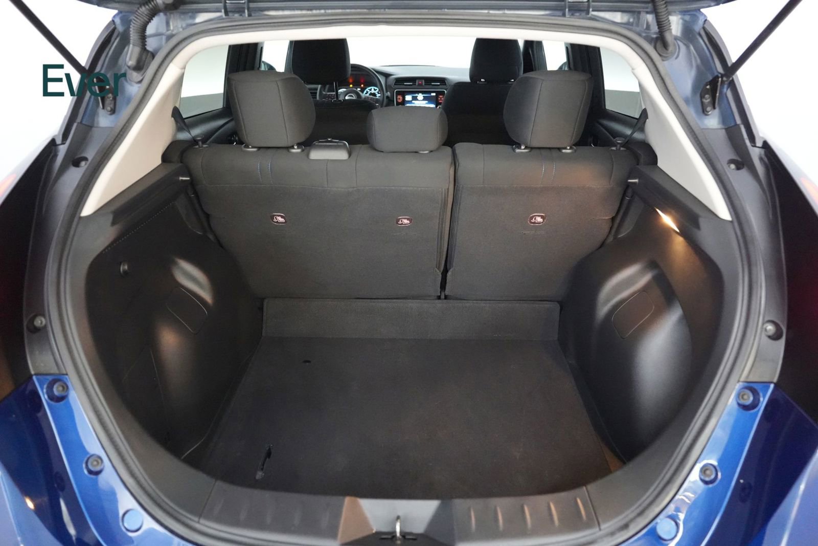 Used 2025 Nissan Leaf S FWD image 8