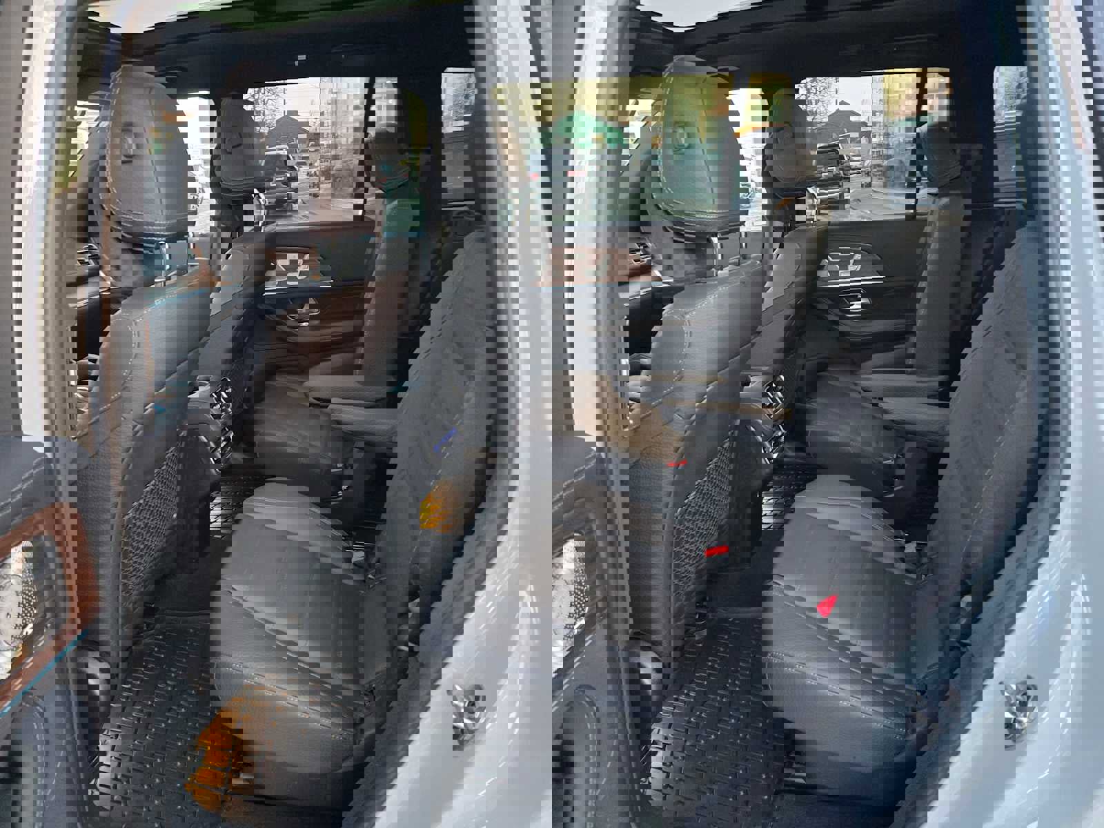 Used 2025 Mercedes-Benz GLS 580 4MATIC image 16