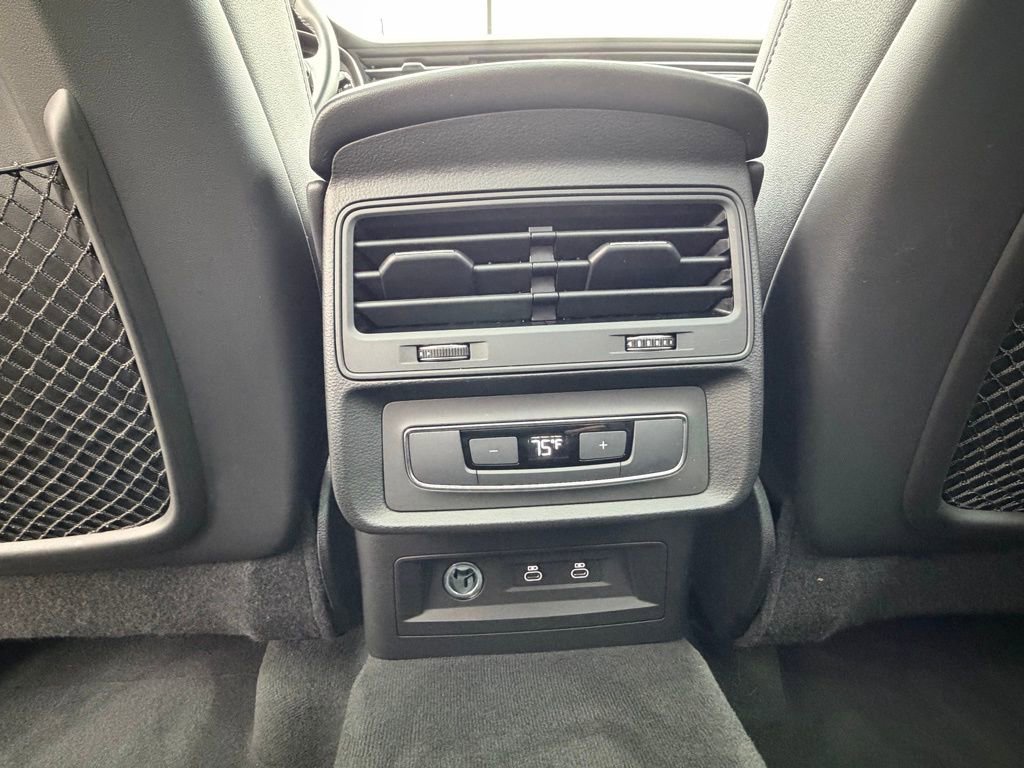 Used 2025 Audi Q7 3.0T Premium Plus image 32