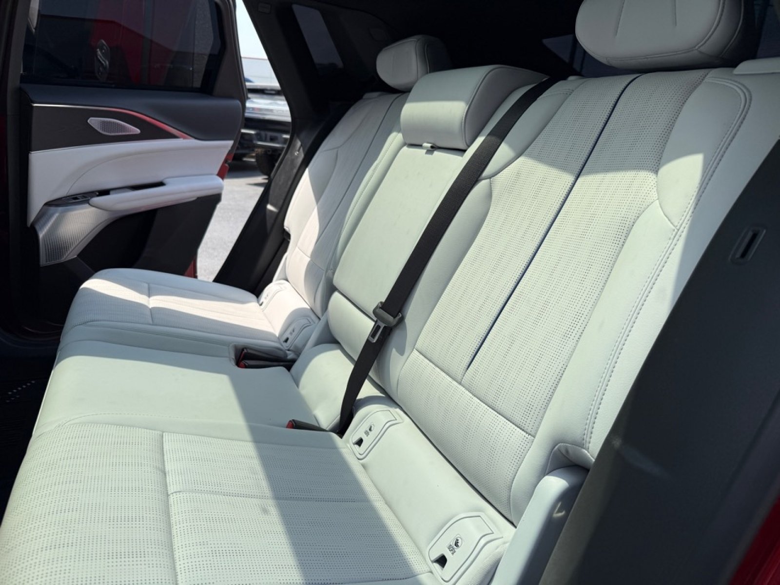 Used 2024 Cadillac Lyriq Sport AWD/4WD image 31