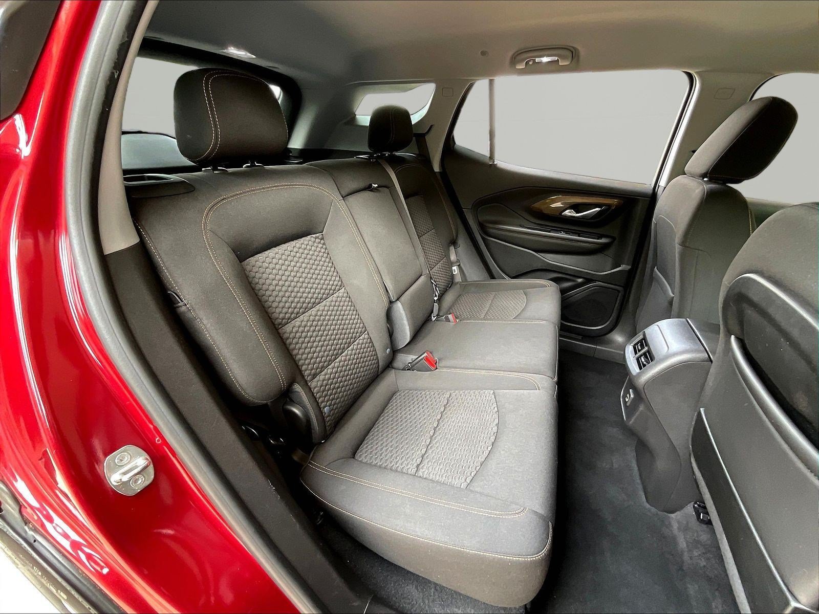 Used 2021 GMC Terrain SLE w/ Driver Convenience Package FWD image 24