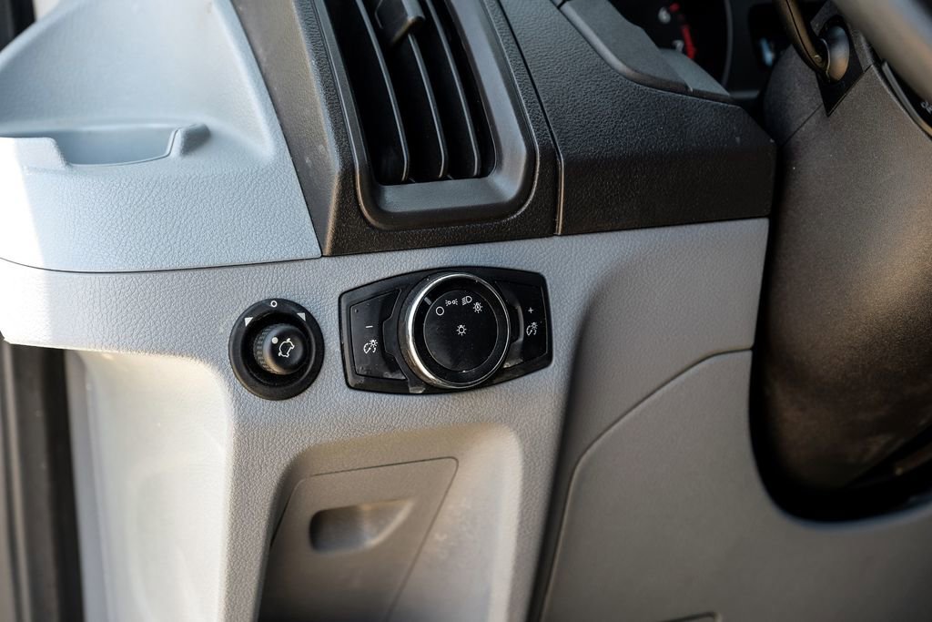 Used 2015 Ford Transit 150 XLT image 24