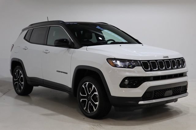 Used 2023 Jeep Compass Limited w/ Sun and Sound Group AWD/4WD image 1