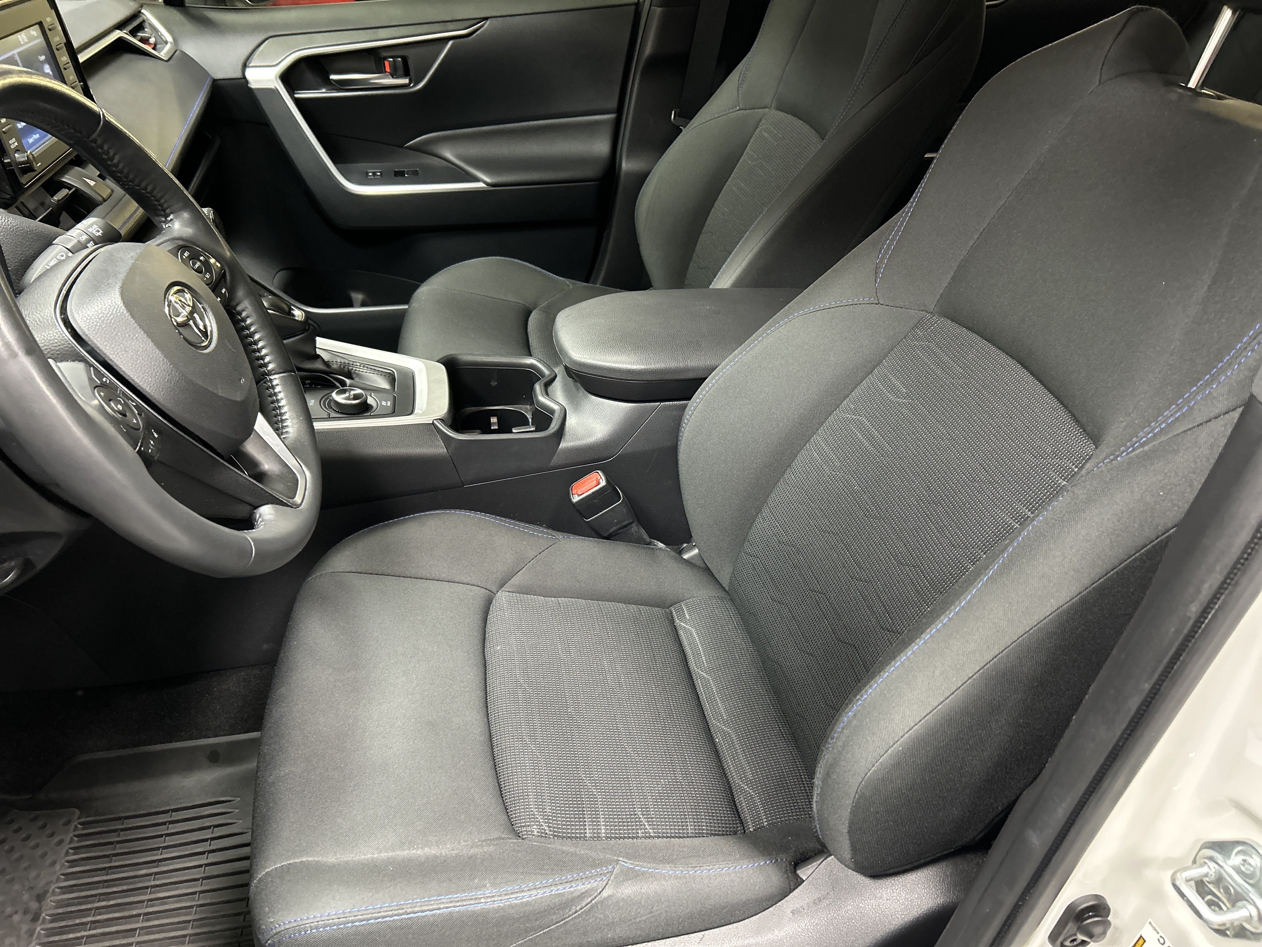 Used 2022 Toyota RAV4 SE AWD/4WD image 16