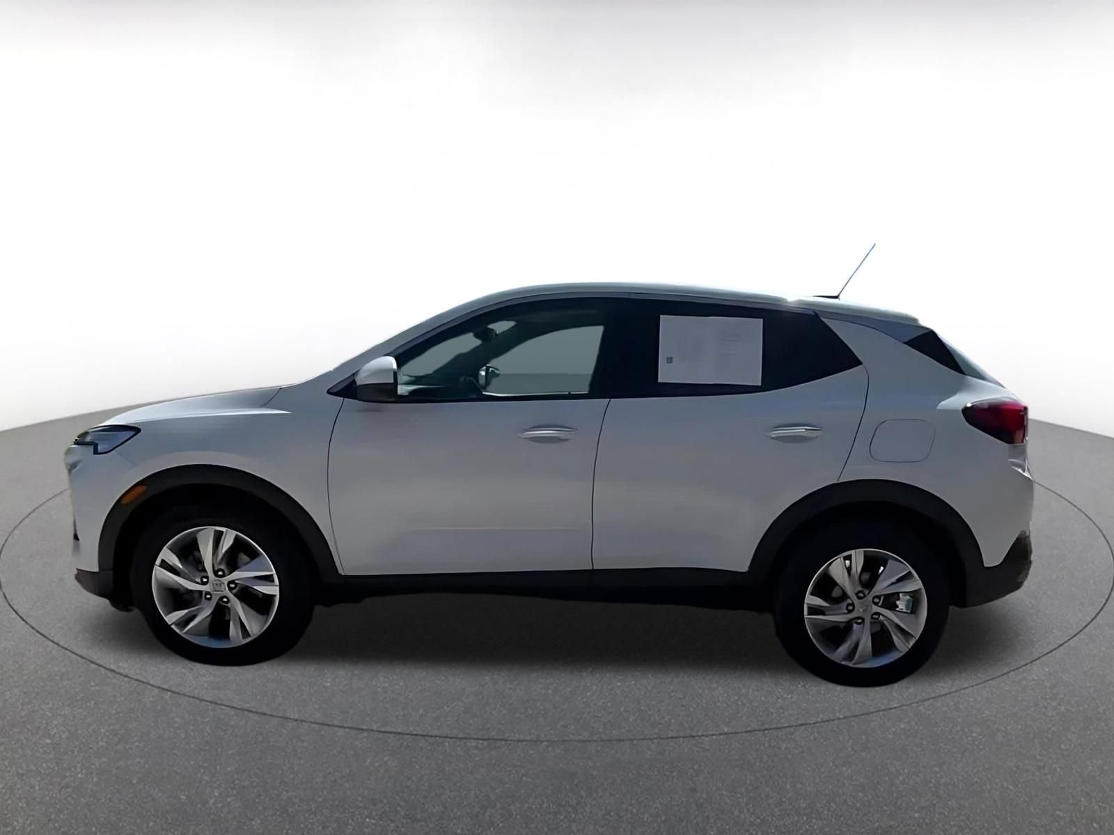 Used 2025 Buick Encore GX Preferred FWD image 9