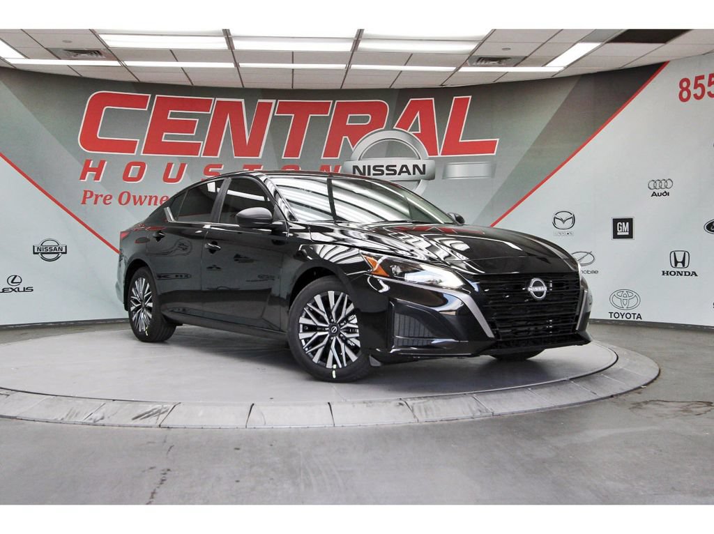 New 2026 Nissan Altima 2.5 SV FWD image 1