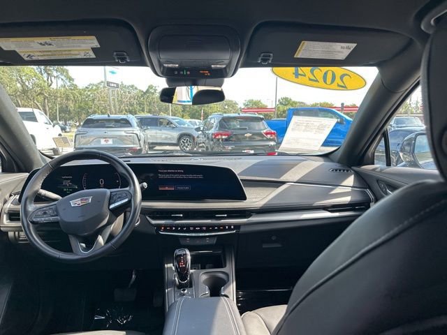 Used 2024 Cadillac XT4 Premium Luxury image 40