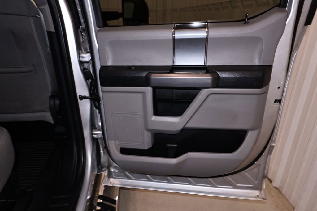 Certified 2019 Ford F250 XLT w/ XLT Premium Package AWD/4WD image 17