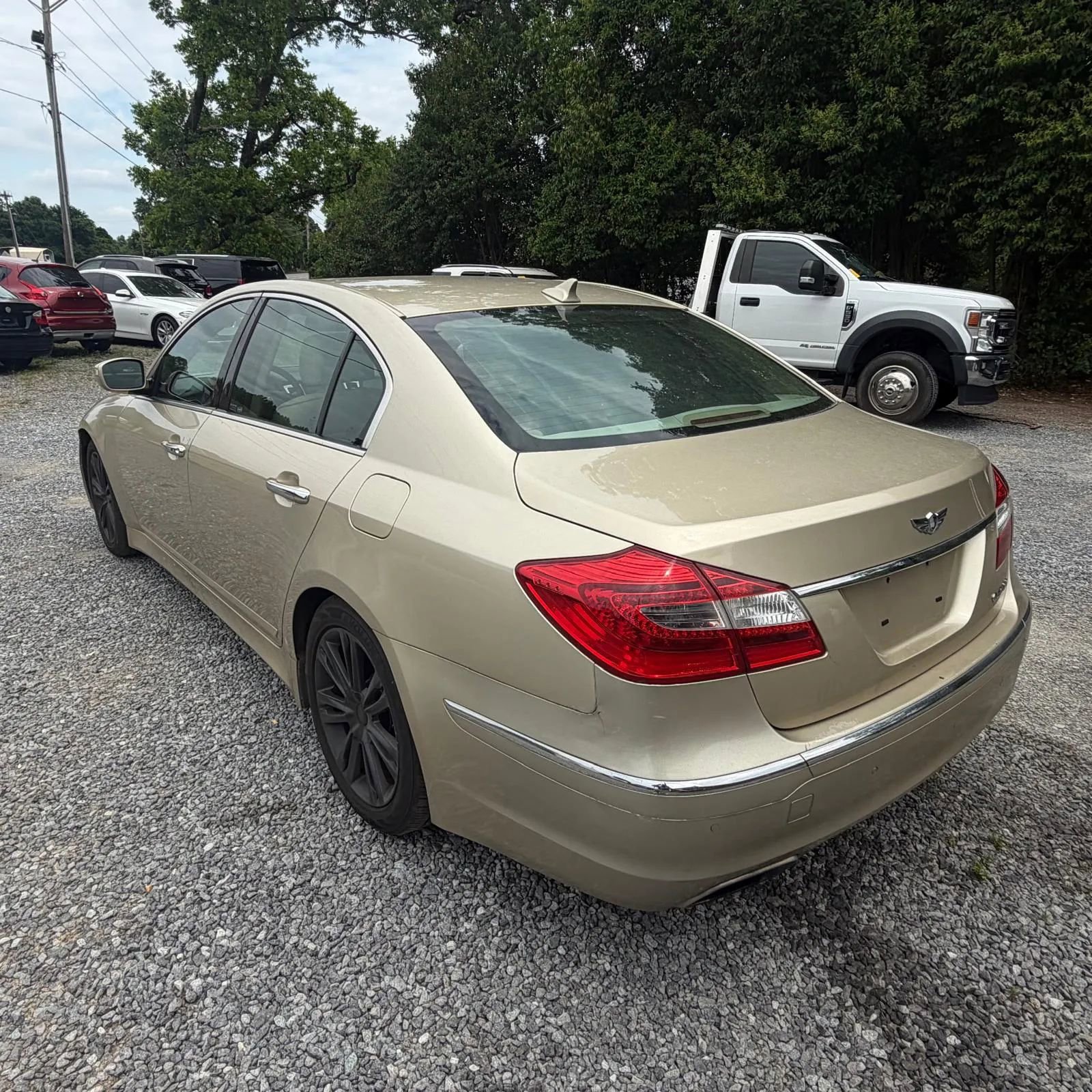Used 2012 Hyundai Genesis 3.8 w/ Premium Pkg RWD image 5