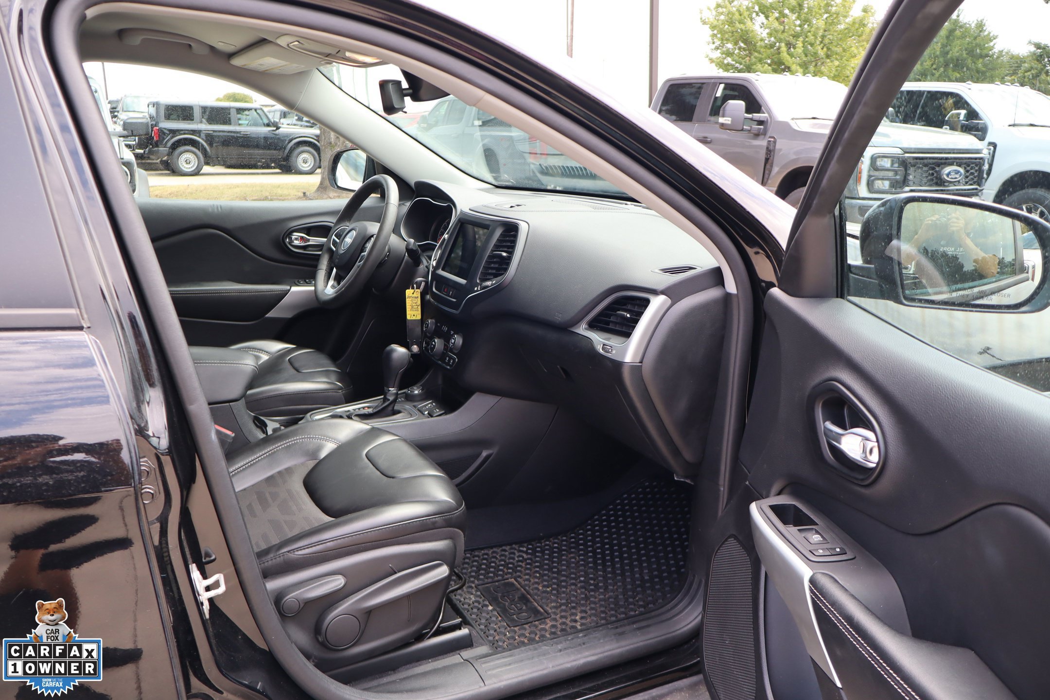 Used 2022 Jeep Cherokee Latitude AWD/4WD image 30