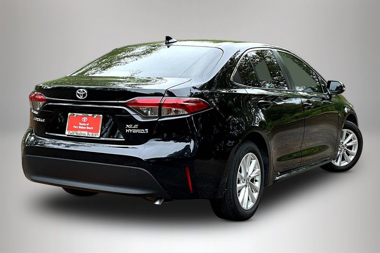 Used 2024 Toyota Corolla XLE FWD image 5