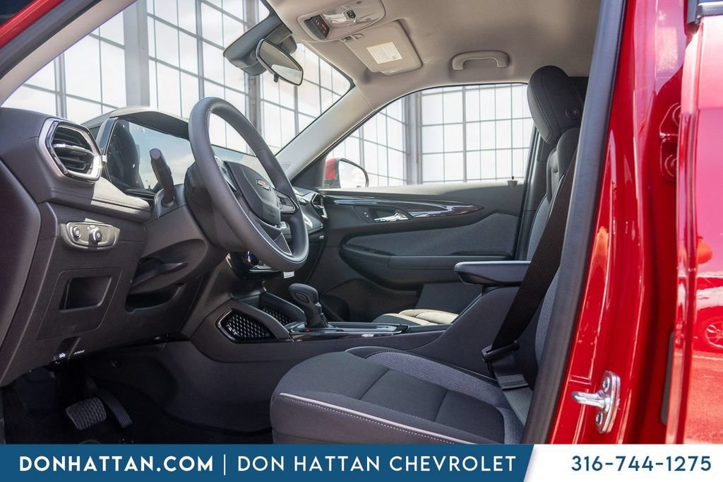 New 2026 Chevrolet TrailBlazer LT w/ Driver Confidence Package FWD image 3