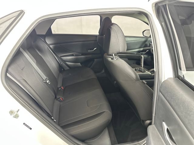 Used 2021 Hyundai Elantra SE image 27